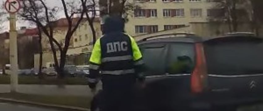 Развернулся через двойную сплошную — а тут вдруг появляется ГАИ