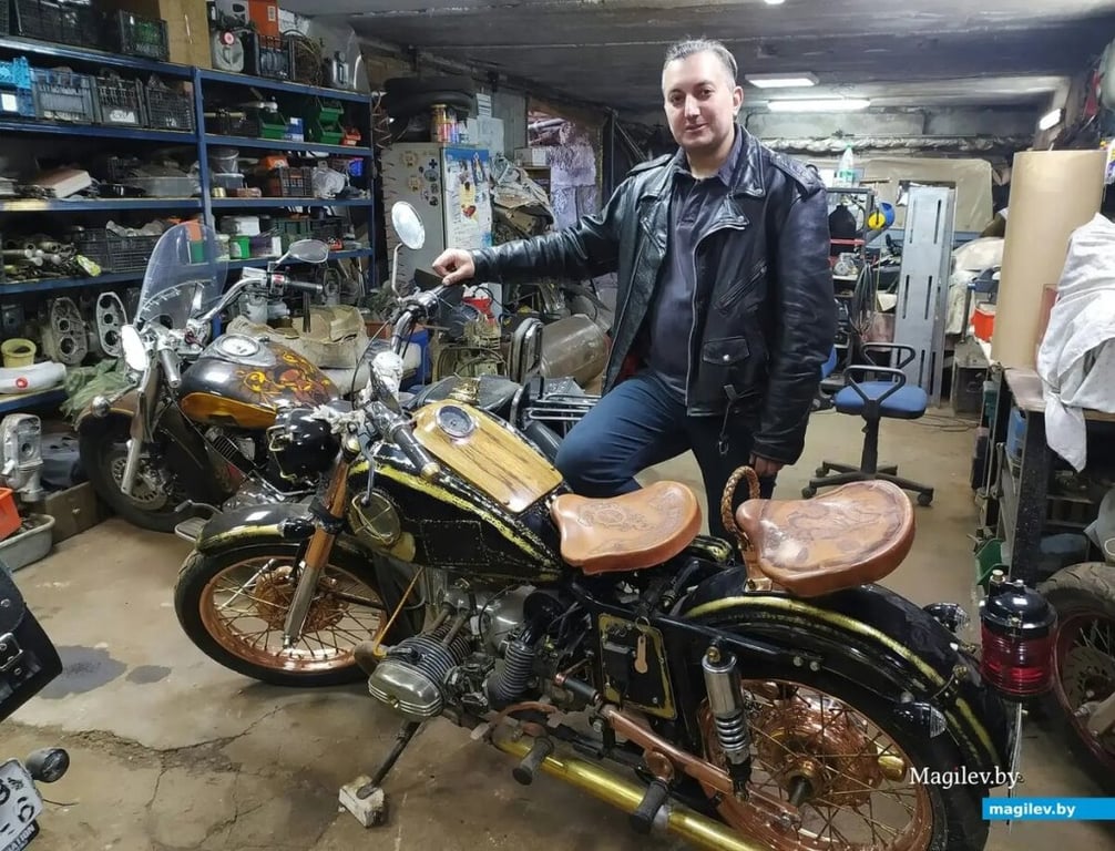 Два года и $5 000. Могилевчанин показал свой кастомный мотоцикл на основе «Урала»