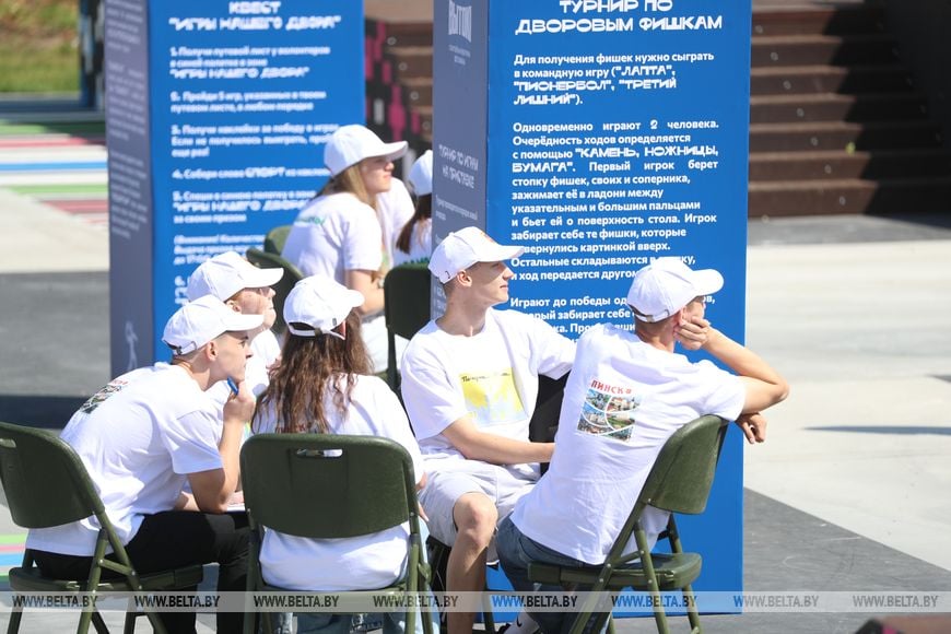 Красочный фейерверк юбилейного ХХ культурно-спортивного фестиваля «Вытокi» в Пружанах
