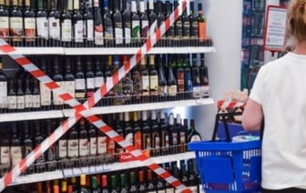 В Беларуси ограничат продажу алкоголя. Как долго продлится запрет?
