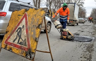 На белорусских дорогах насчитали 21 тыс. кв. метров ям. В какой области ситуация хуже всего?