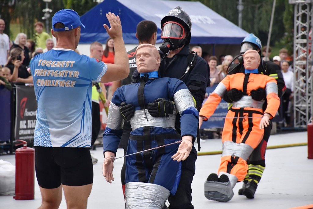 Показательные выступления МЧС в Бресте. Видео и фото