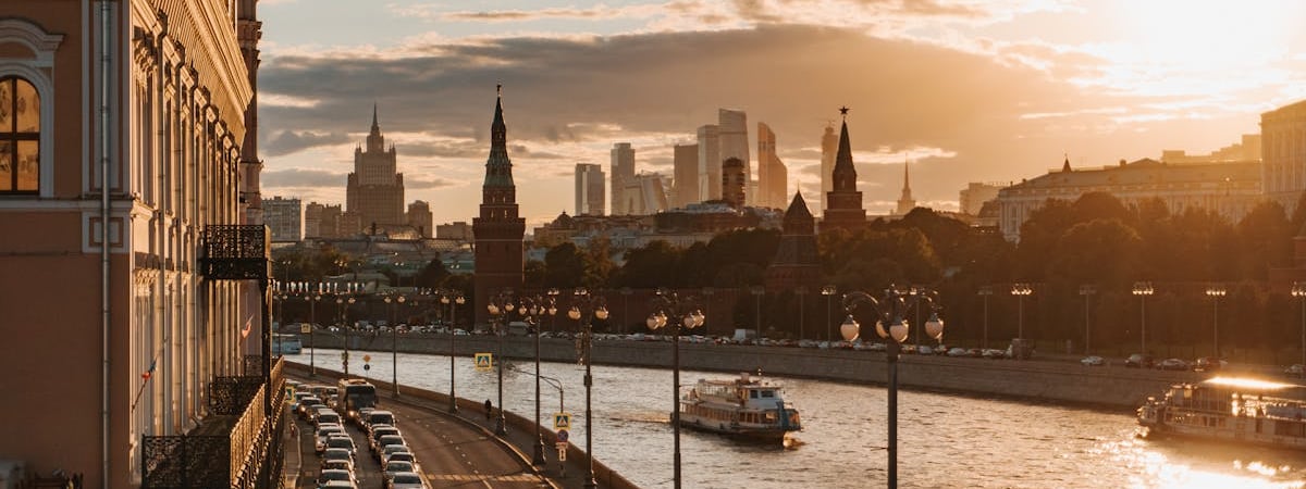 Иномарки в России подорожают в 2025 году в среднем на 20%