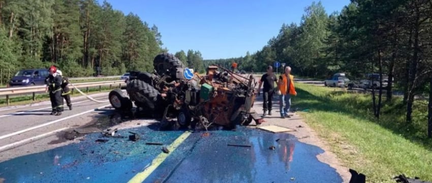 Страшное ДТП с трактором и легковушкой под Минском
