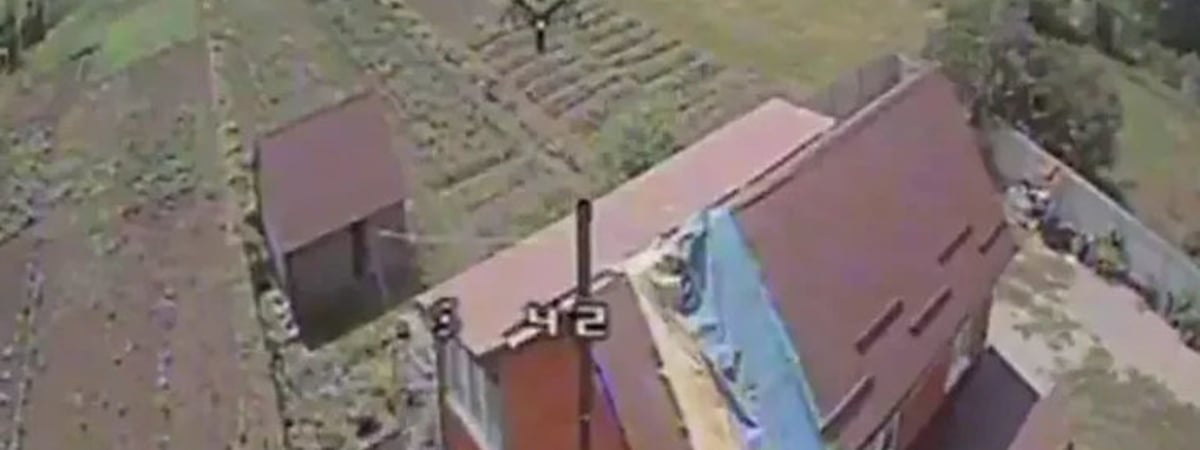 ВСУ советуют жителям Белгородской области вывешивать желто-голубые флаги или писать БНР, чтобы избежать атак дронов