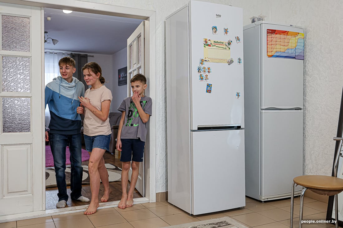 Как живет семья из Брестской области, в которой 15 детей