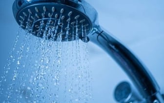 Без душа. Эксперт открыла, почему нельзя мыться чаще одного раза в день.