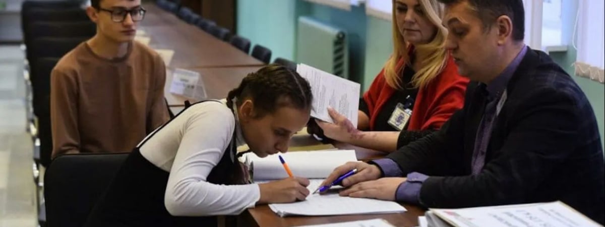 У главы ЦИК Беларуси спросили о принуждении к голосованию — он занервничал