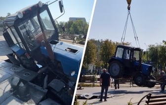 В парке Солигорска трактор провалился в сухой фонтан — Видео