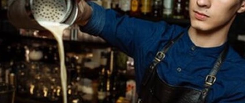 Можно ли разбогатеть за барной стойкой? Рассказал бармен из Бреста