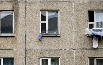 Трагедия в Беларуси: Пенсионерка выпала из окна 8-го этажа