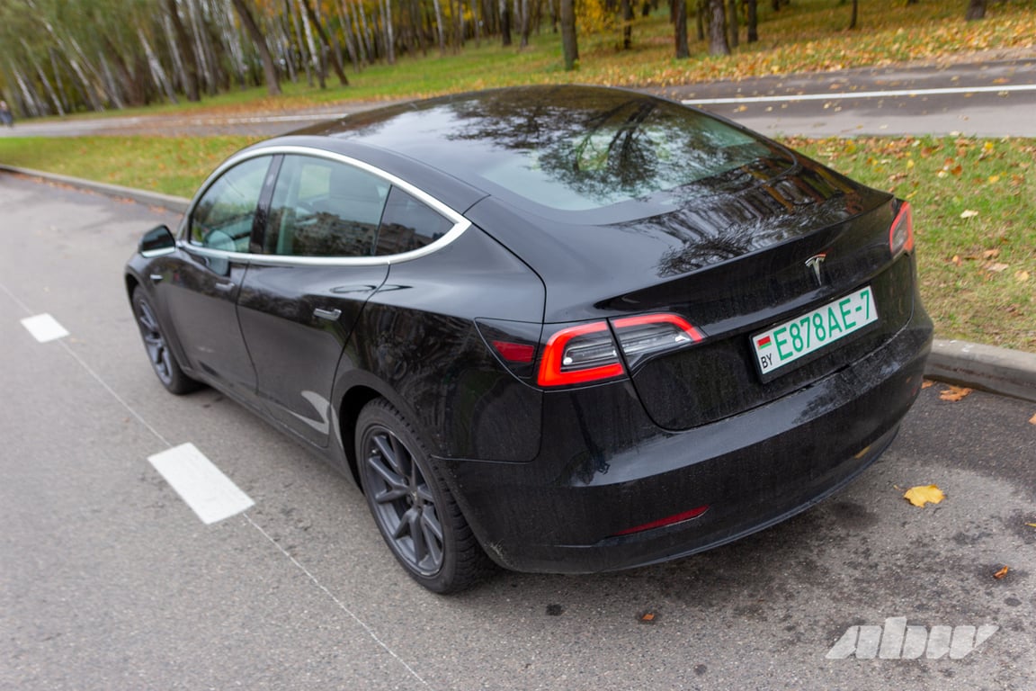 Женский взгляд на электромобиль: Людмила и ее Tesla Model 3