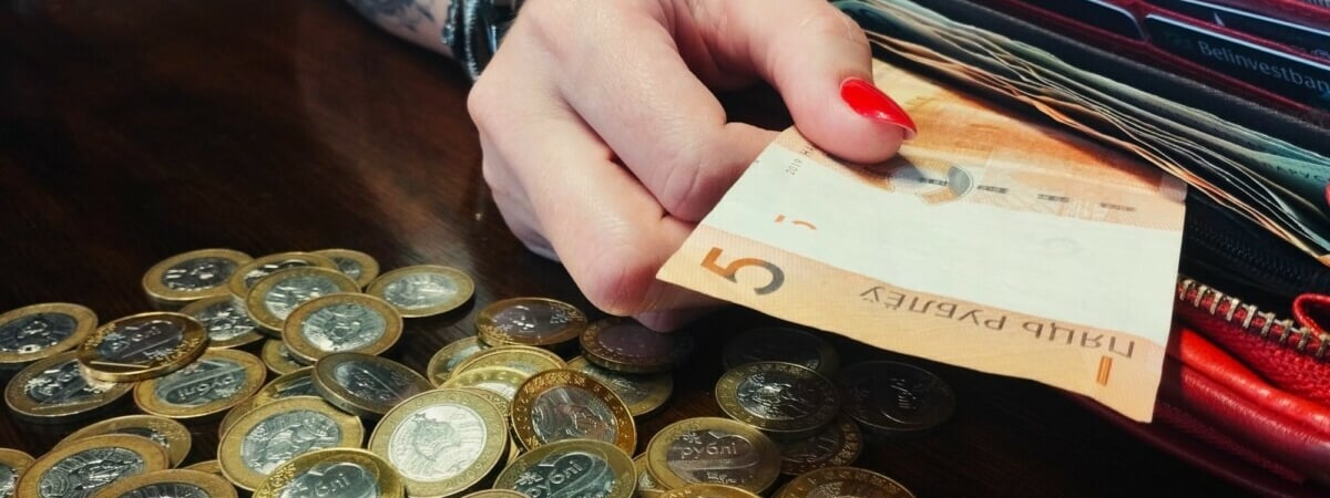 Поляки обошли литовцев и латышей по уровню средней зарплаты. На каких местах Беларусь и Россия в неофициальном рейтинге?