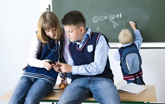 Врачи уличили учителей Гомельщины в неправильном расписании контрольных. Что ещё нарушили школы?