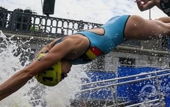 Бельгийская пловчиха в больнице после заплыва в Сене, а сборная снялась с эстафеты