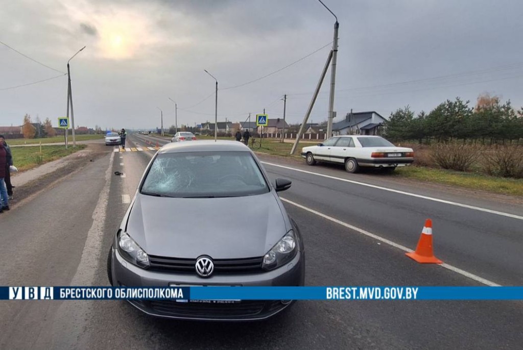 Volkswagen сбил подростка на трассе в Брестском районе