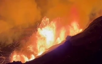 На Гавайях извергается один из самых мощных в мире вулканов