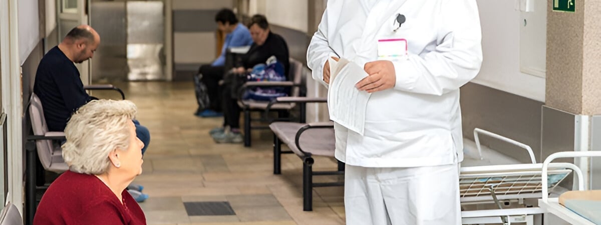 Караник приказал «исключить» обращение сельчан в районные больницы без записи. Как объяснил?