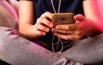 Подросток отдал мошенникам 5 тысяч долларов, думая,  что спасает деньги семьи