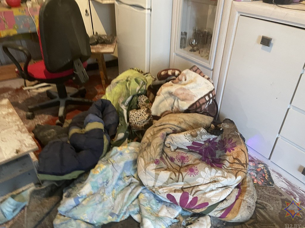 В Барановичах в общежитии загорелись диван и постельные принадлежности в комнате