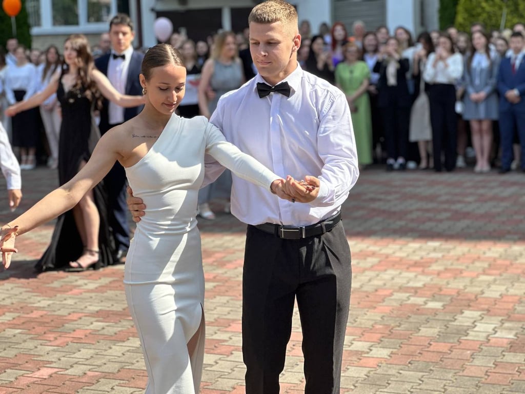 Последний звонок в БрГУ имени А.С.Пушкина