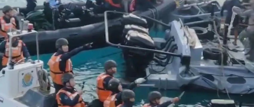 Китайские моряки используют ножи и топоры в столкновениях с филиппинцами в Южно-Китайском море