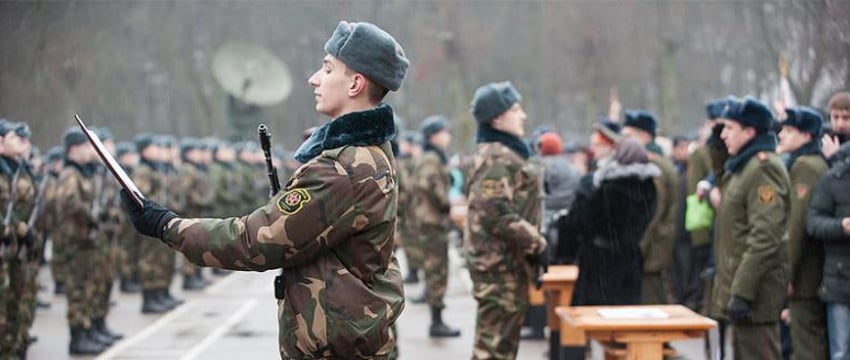 Изменять призывной возраст в Беларуси не планируют