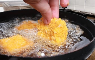 Когда масло для жарки можно использовать повторно? Есть одно важное правило — Полезно