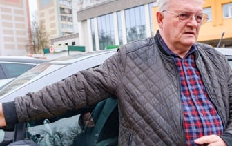 За месяц — больше 1 000 рублей! Пенсионер из Беларуси купил электрокар и подрабатывает таксистом
