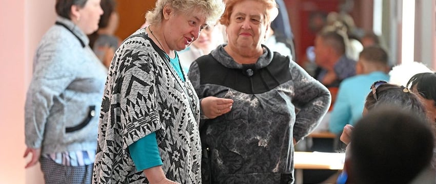 «За деньгами не гонюсь». Какую работу искали в Гомеле пенсионеры на ярмарке вакансий