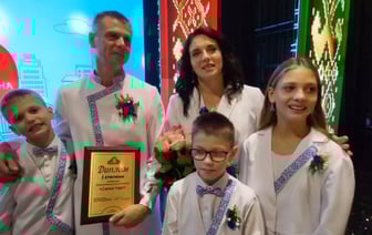 Многодетные супруги Савчук из Гродно стали семьей года в Бедаруси