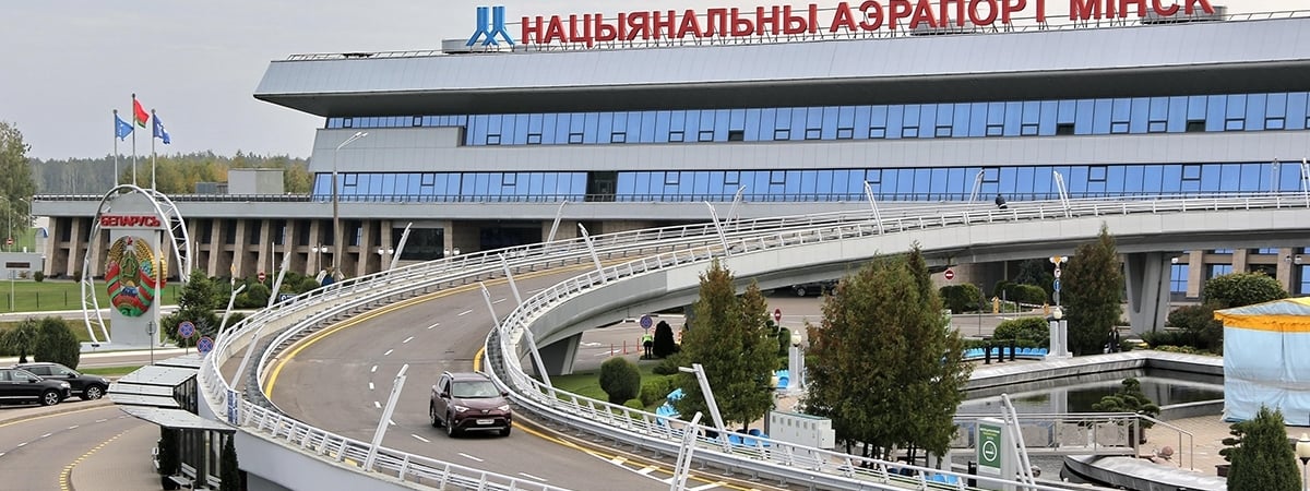 Национальный аэропорт Минск порекомендовал белорусам воспользоваться общественным транспортом или такси. В чем дело?