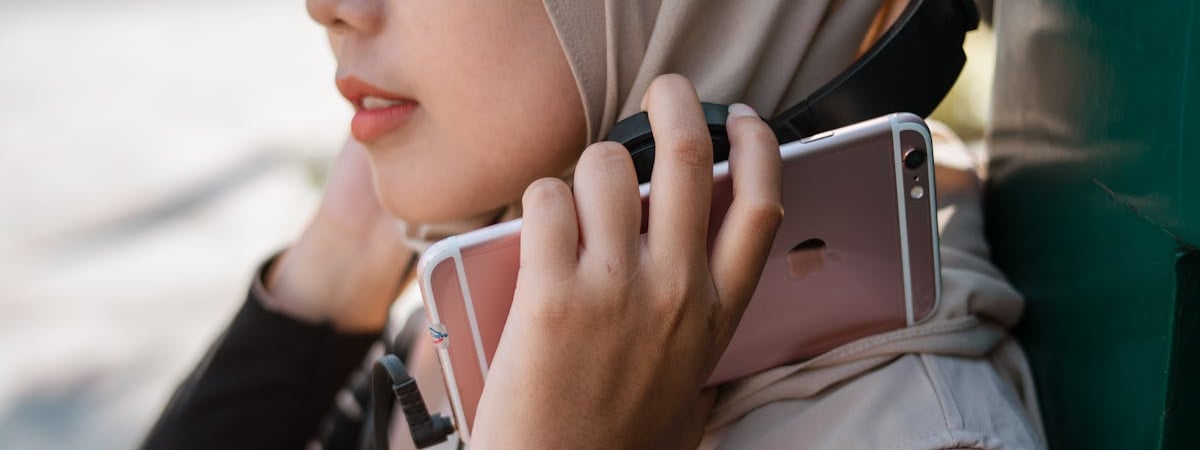 Apple AirPods 4 представлены в двух версиях