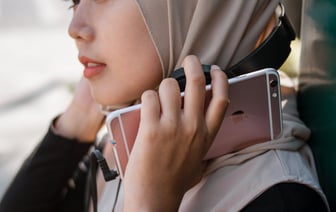 Apple AirPods 4 представлены в двух версиях