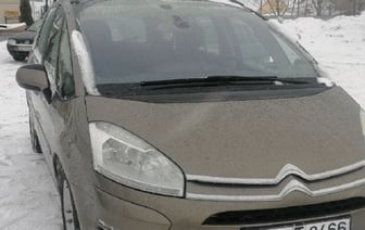 «В техпаспорте был указан 2011 г. в., но на учёт поставили 2010-м». Белорус купил Citroen C4 Grand Picasso «без пробега по РБ»