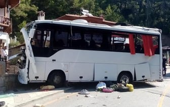Страшная авария с автобусом в Турции: двое погибших и 32 пострадавших