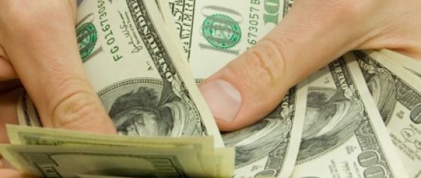 Белорус получил перевод из-за границы на «неудачную» сумму