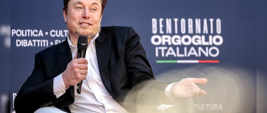 SpaceX запустит первые беспилотные космические корабли к Марсу через 2 года: Илон Маск