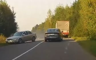 Вот так обгонять — кошмарное решение. ГАИ отреагировала