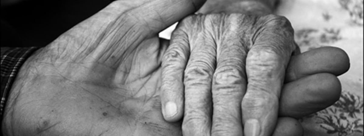 Эвтаназия парой: зачем бывший премьер-министр Нидерландов умер рука об руку со своей женой?