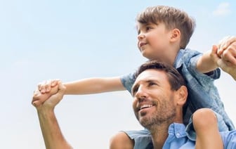 Лукашенко поздравил белорусов с Днем отца