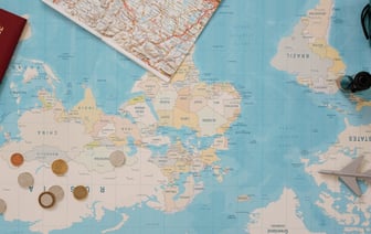 Superjet авиакомпании "Азимут" вернулся в аэропорт вылета из-за технической неполадки