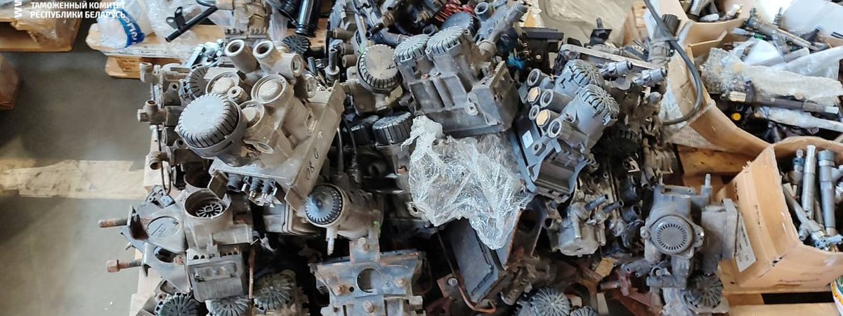 Белорус с помощью других людей провез через границу больше тысячи единиц запчастей — что было дальше