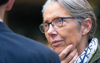 Премьер Франции Борн ушла в отставку