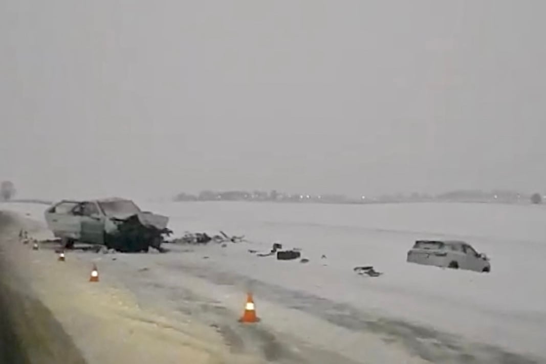 Два водителя столкнулись в Березовском районе