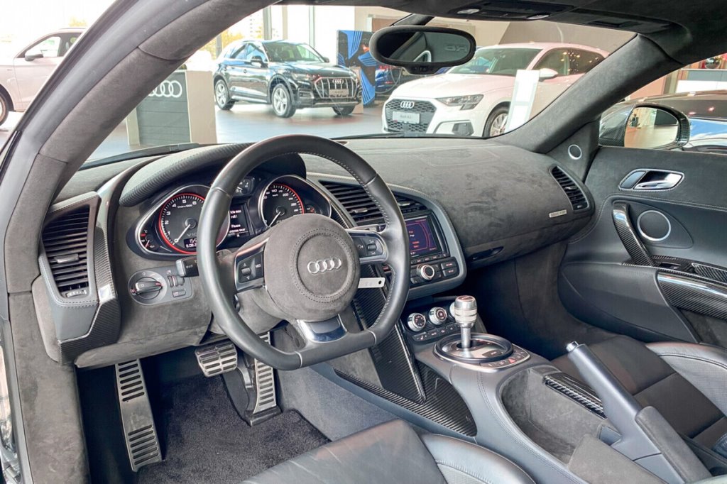 В Беларуси продают эксклюзивный Audi R8. Что в нём особенного и сколько стоит?