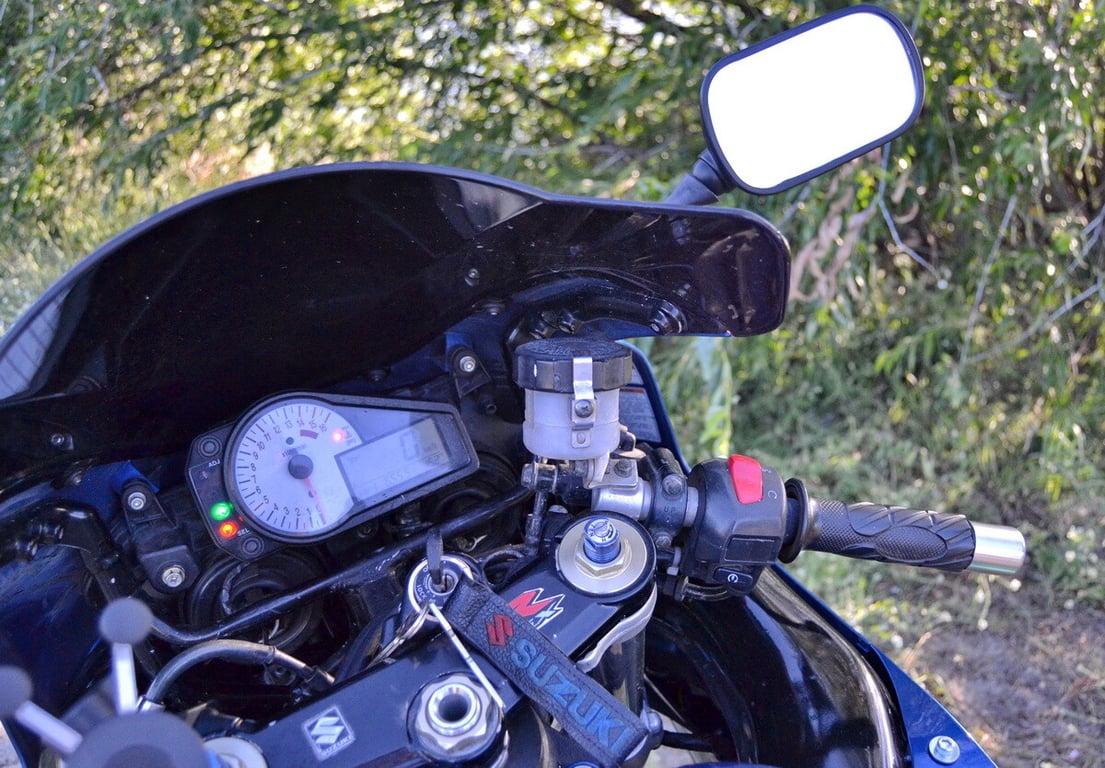 «Не изменю статус, пока не куплю спортбайк!» Жительница Брестской области о своей мечте — Suzuki GXS-R 600