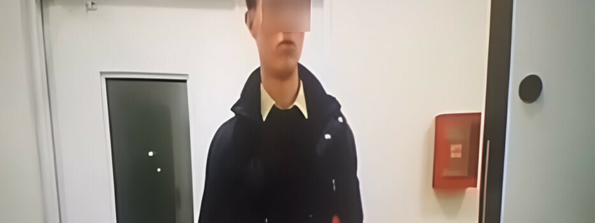 В Минске заметили странного мужчину, который требует пустит его в квартиры. Что с ним не так?