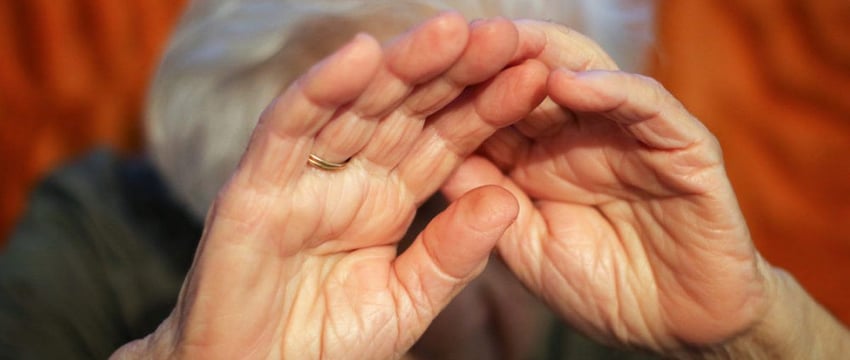 Не выносила сор из избы. В Гомеле будут судить мужчину за истязание матери