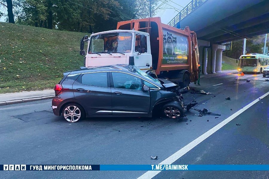 Она – из Дубая, он белорус. Как девушка из Дубая спасает парня после аварии